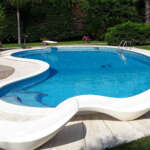 Manutenzione di una piscina ad acqua salata per piscine interrate